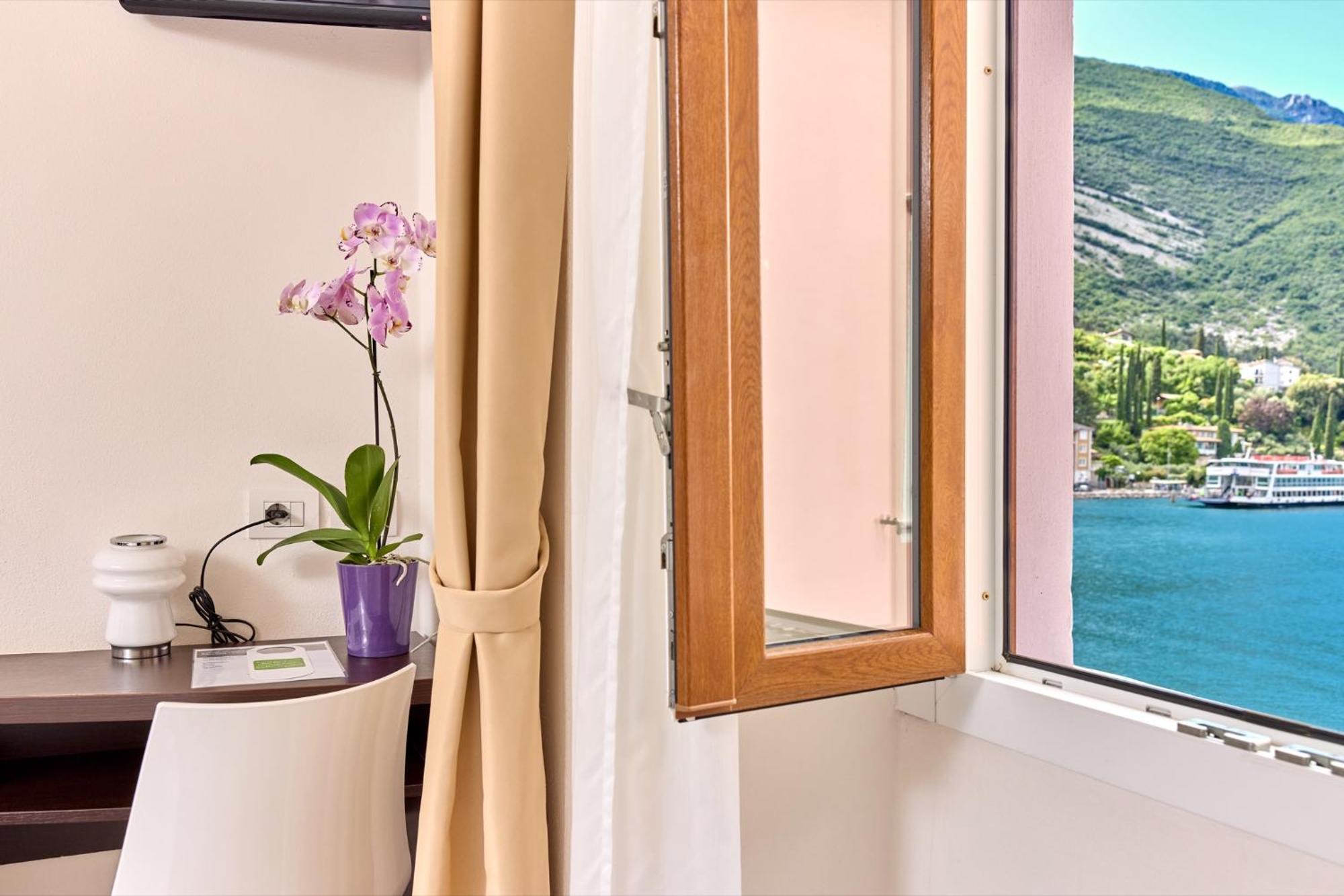 Hotel Geier Torbole Sul Garda Exterior foto