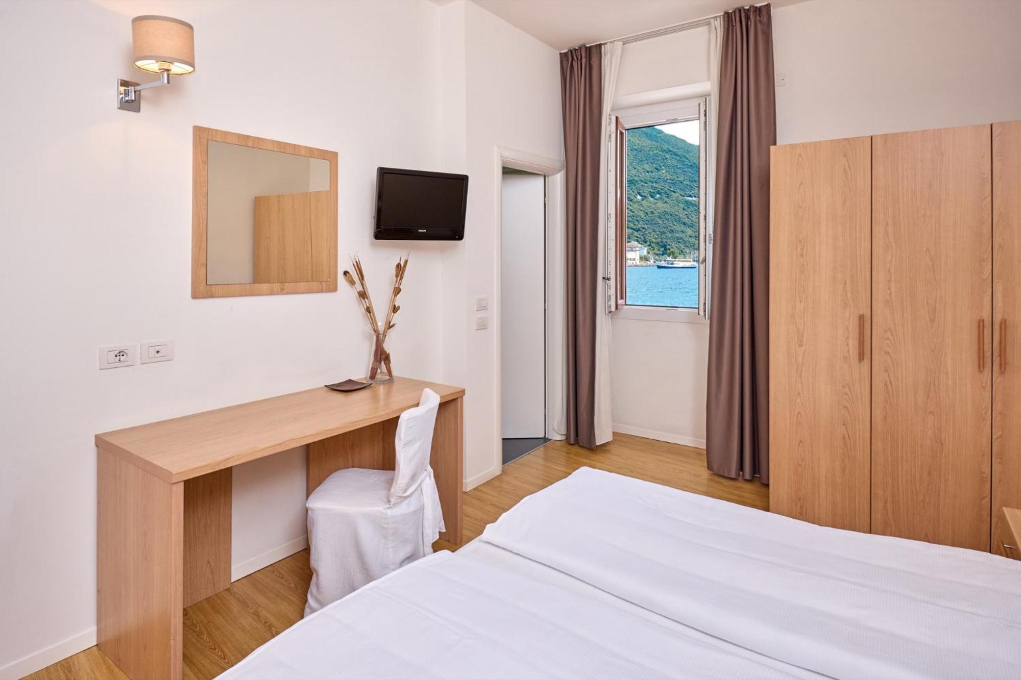 Hotel Geier Torbole Sul Garda Exterior foto