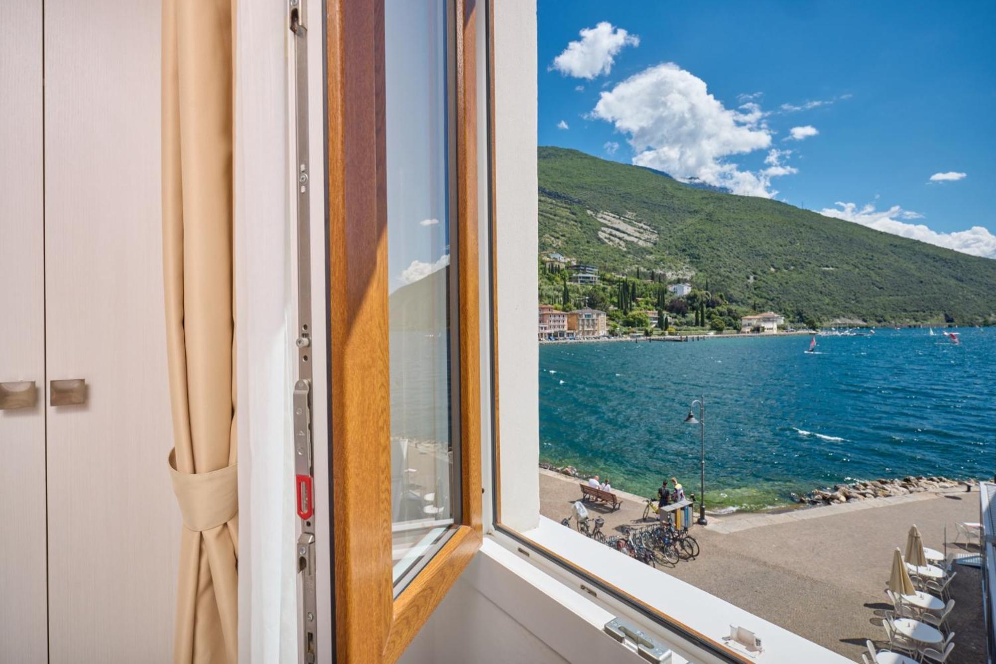 Hotel Geier Torbole Sul Garda Exterior foto
