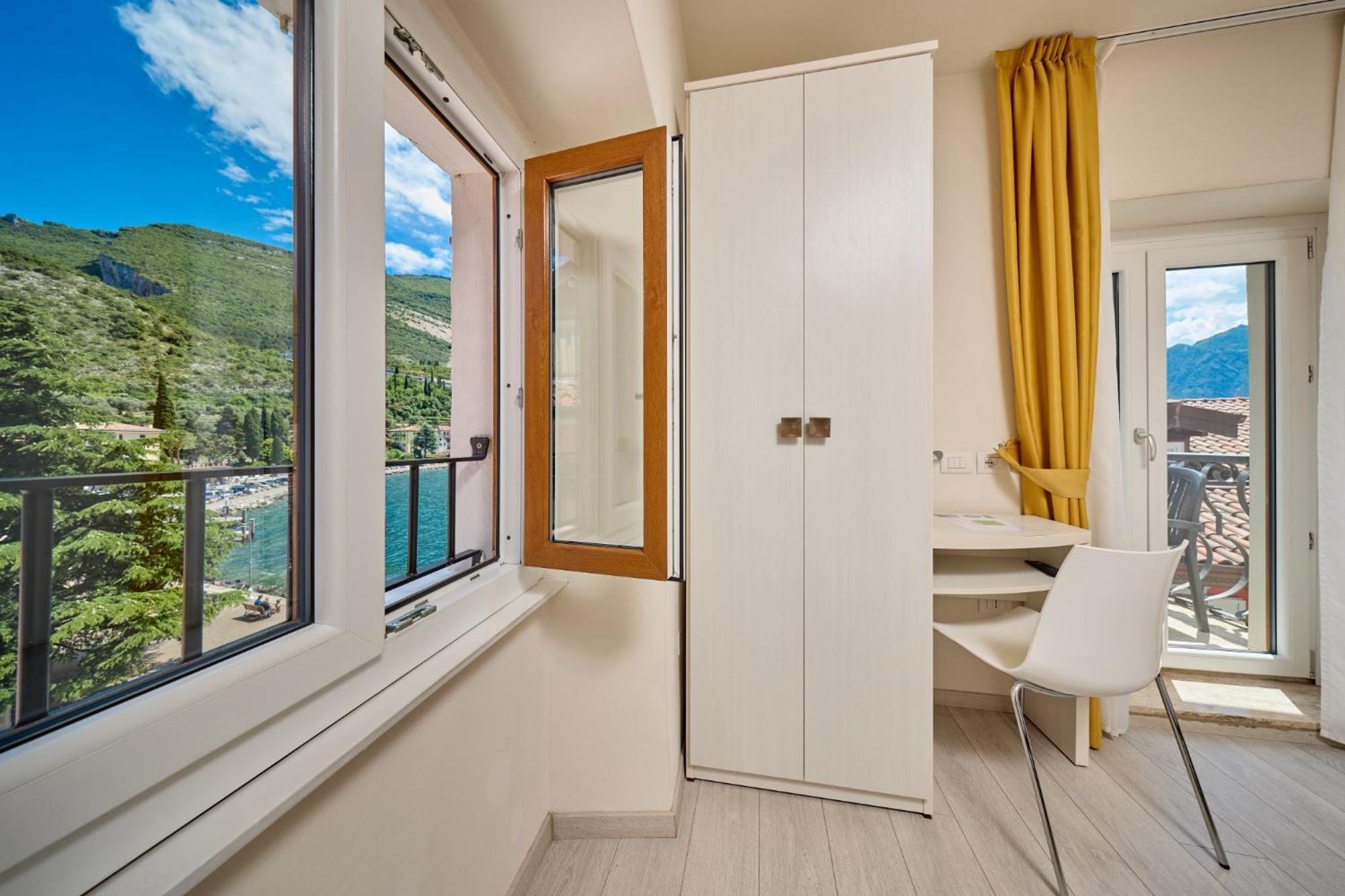 Hotel Geier Torbole Sul Garda Exterior foto