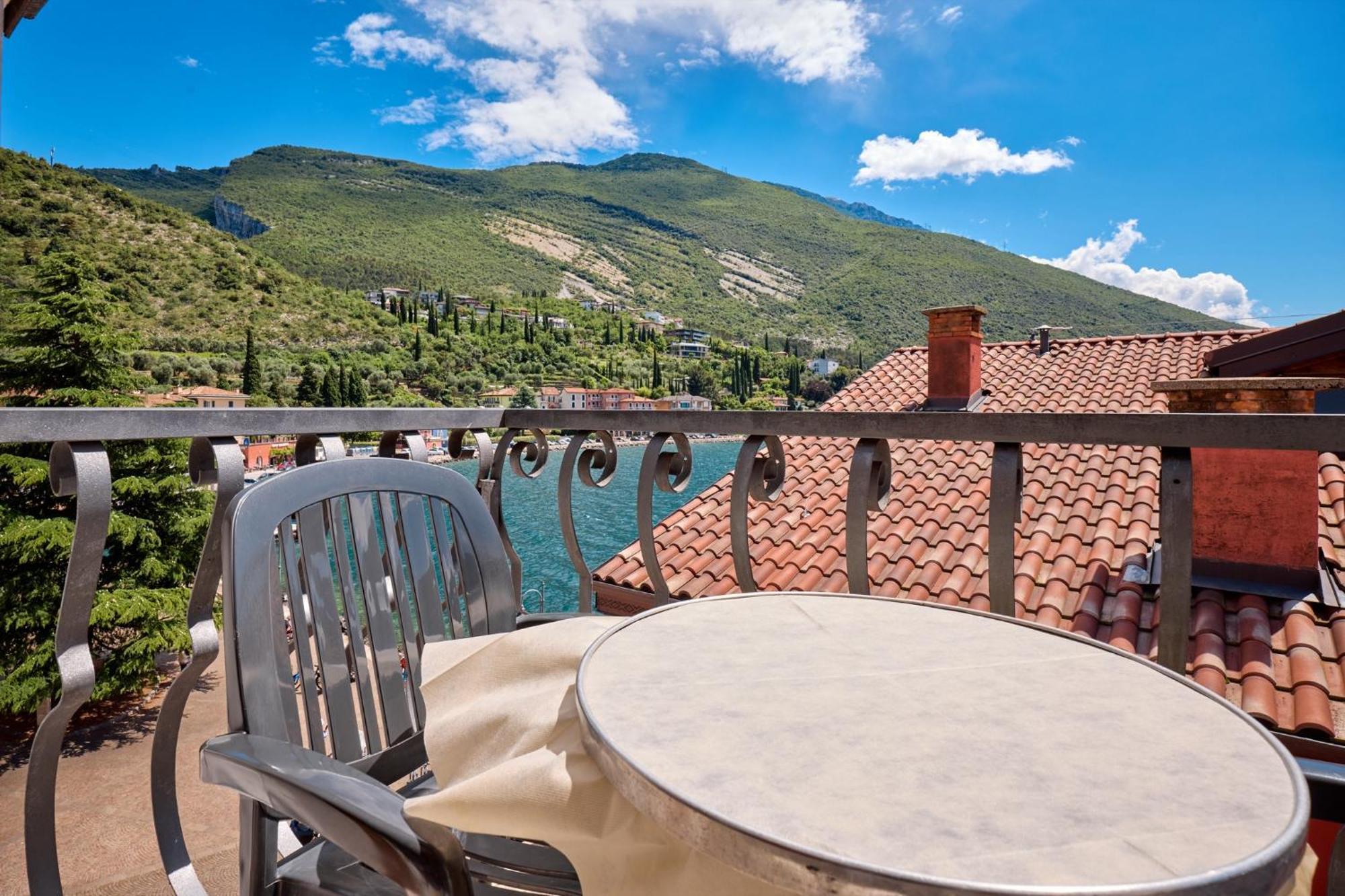 Hotel Geier Torbole Sul Garda Exterior foto